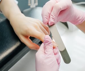 manicure.jpg manicure.jpg